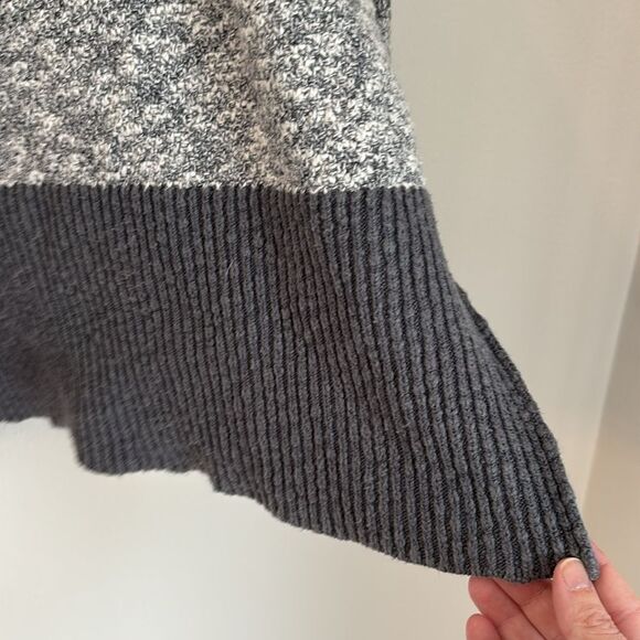 L.L. Bean Signature Women Gray speckled color block linen blend knit Sweater SM - Picture 7 of 11